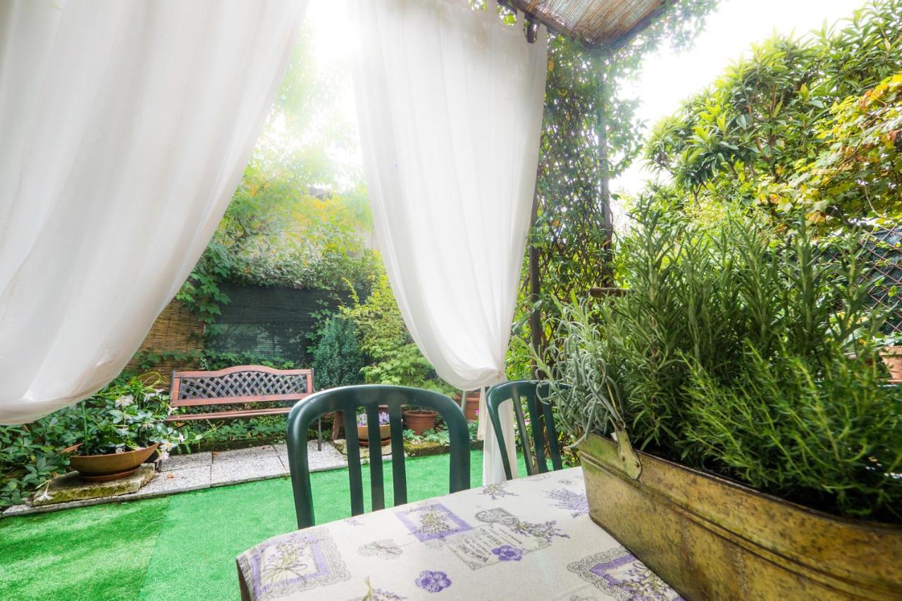 Apartamento Garden Sweet House Desenzano Desenzano del Garda Exterior foto