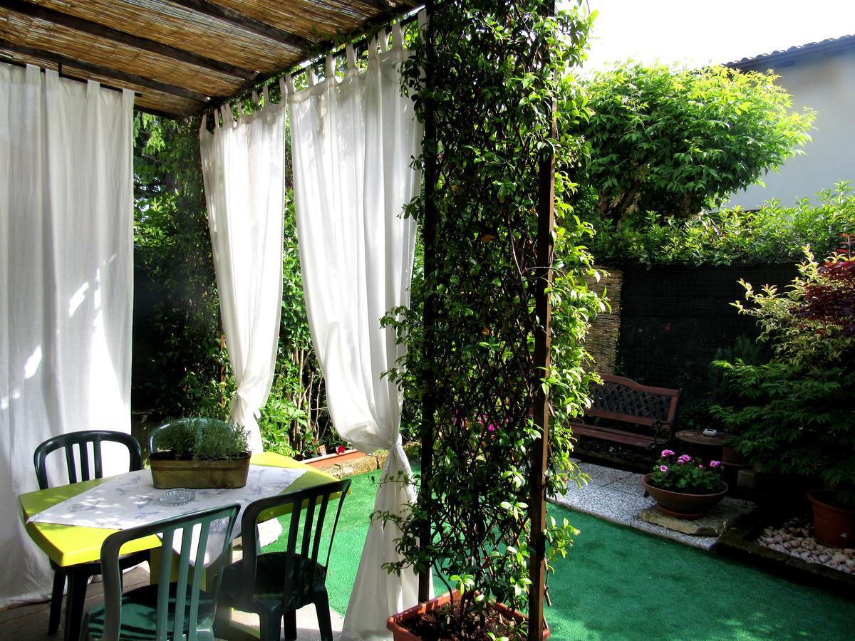Apartamento Garden Sweet House Desenzano Desenzano del Garda Exterior foto