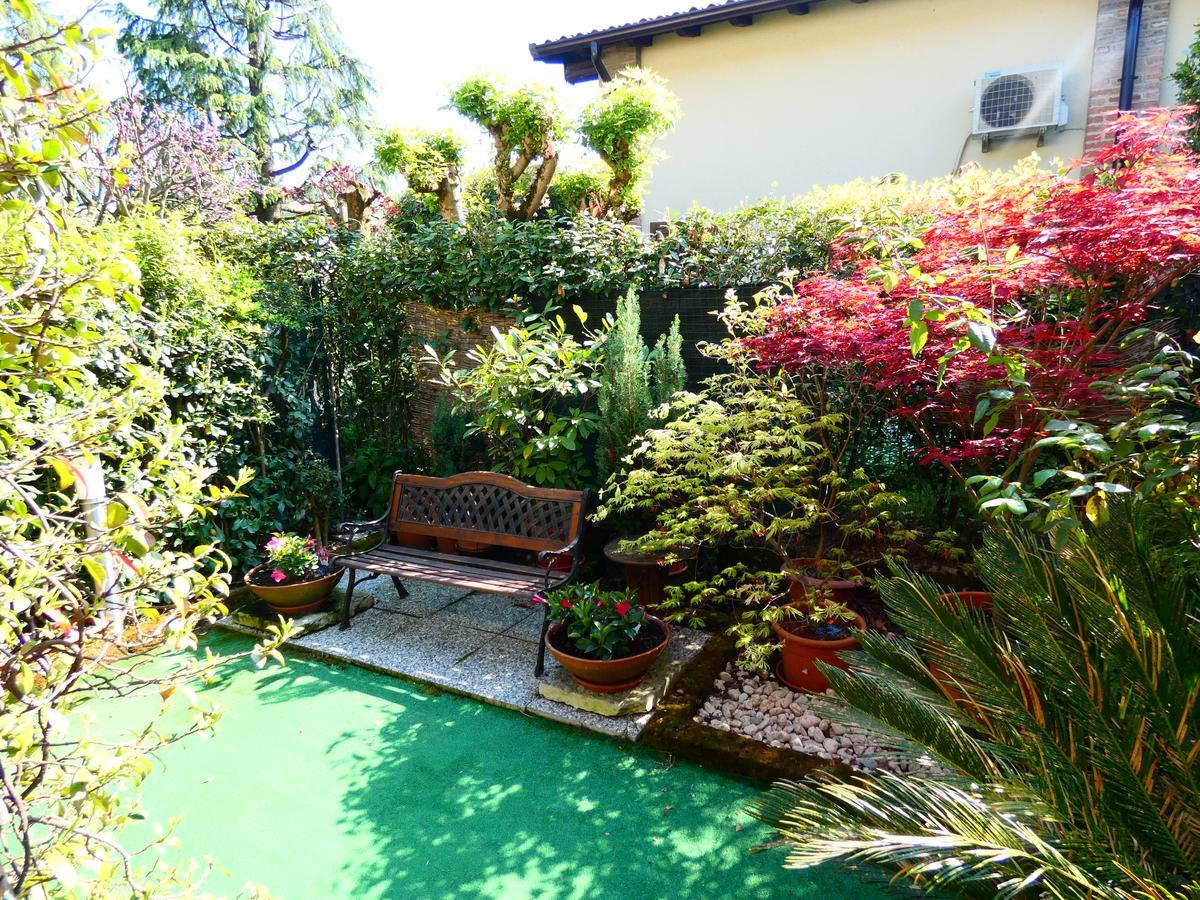 Apartamento Garden Sweet House Desenzano Desenzano del Garda Exterior foto