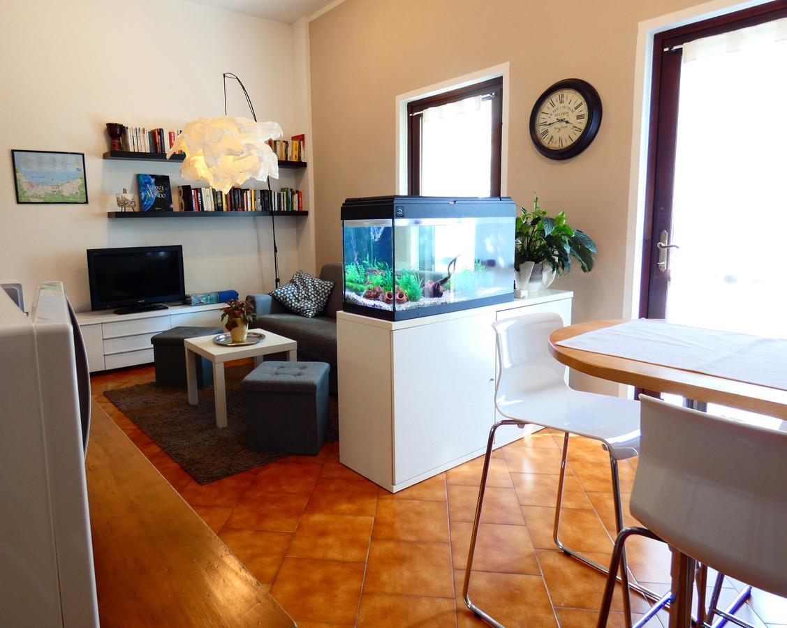 Apartamento Garden Sweet House Desenzano Desenzano del Garda Exterior foto