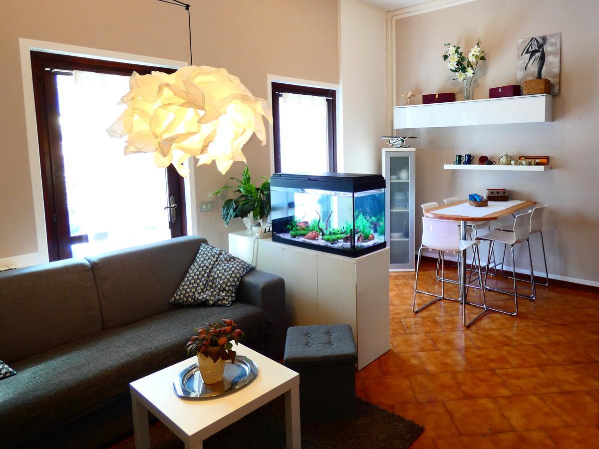 Apartamento Garden Sweet House Desenzano Desenzano del Garda Exterior foto