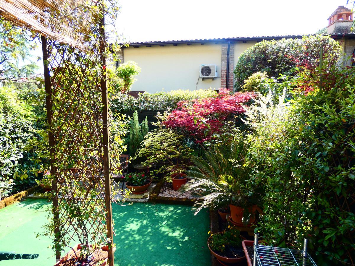 Apartamento Garden Sweet House Desenzano Desenzano del Garda Exterior foto